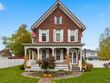 37 State Street, Middleport, NY 14105