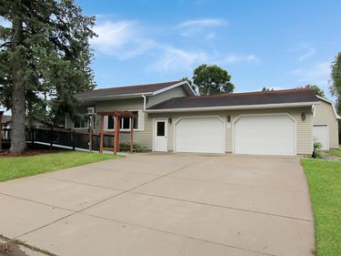 709 9th Avenue NE, Brainerd, MN 56401