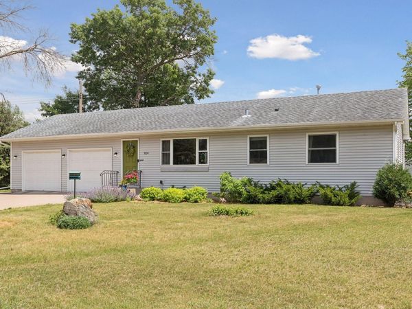 924 Marlboro Court NE, Spring Lake Park, MN 55432