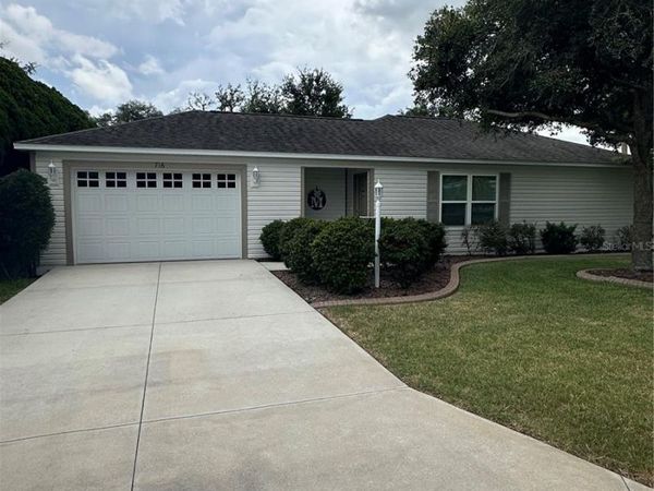 716 TRUMAN AVENUE , LADY LAKE, FL 32159