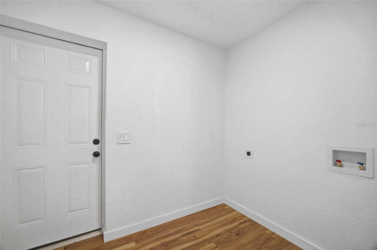 1205 E Knights Griffin Road , Plant City, FL 33565 Photo