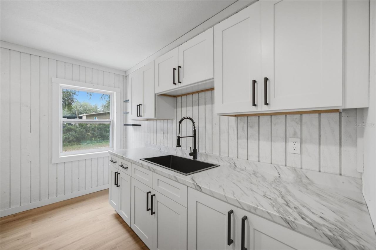 1205 E Knights Griffin Road , Plant City, FL 33565 Photo