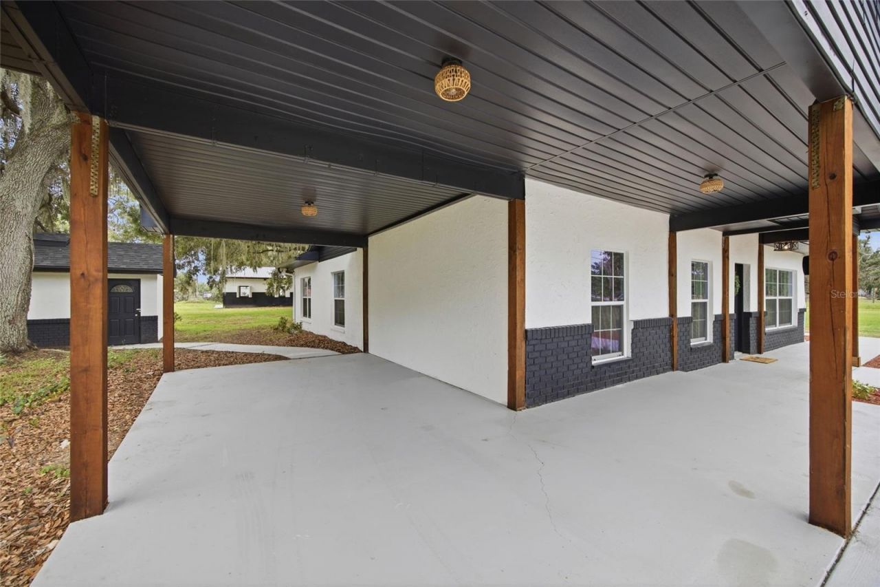 1205 E Knights Griffin Road , Plant City, FL 33565 Photo