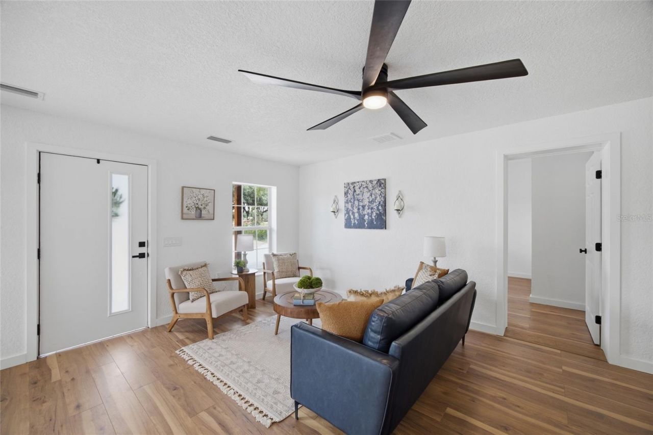 1205 E Knights Griffin Road , Plant City, FL 33565 Photo