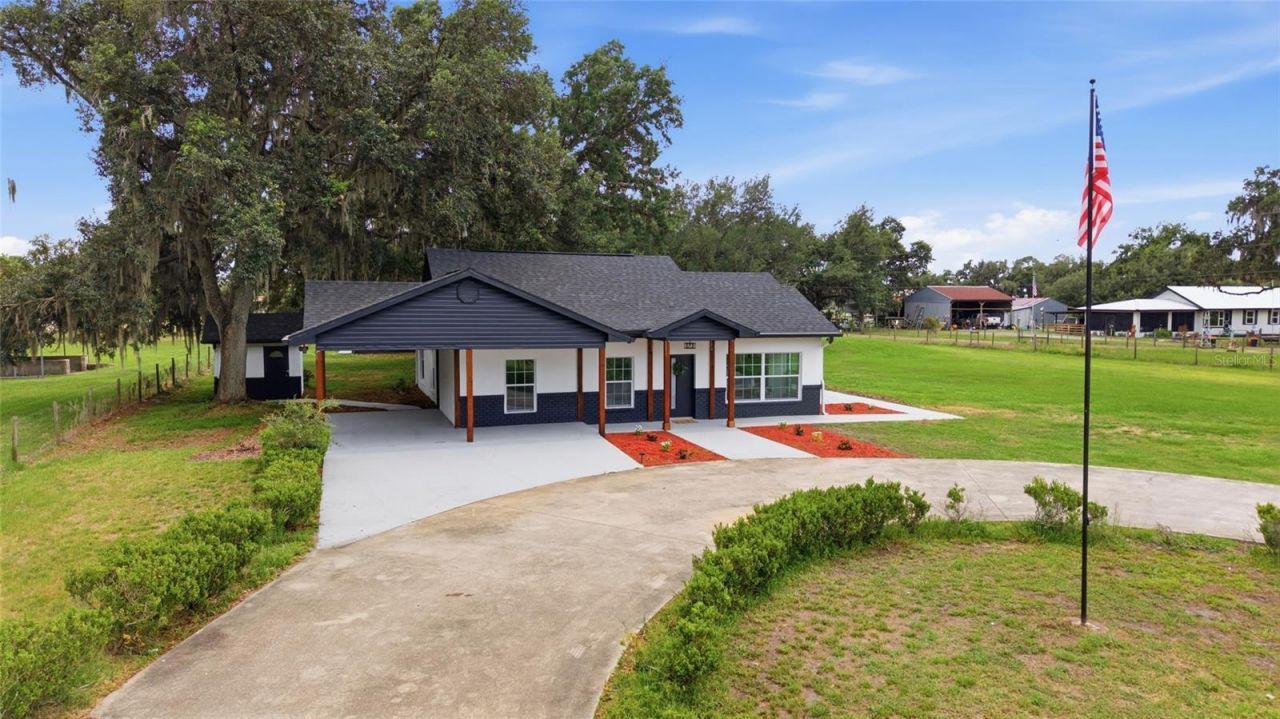 1205 E Knights Griffin Road , Plant City, FL 33565 Photo