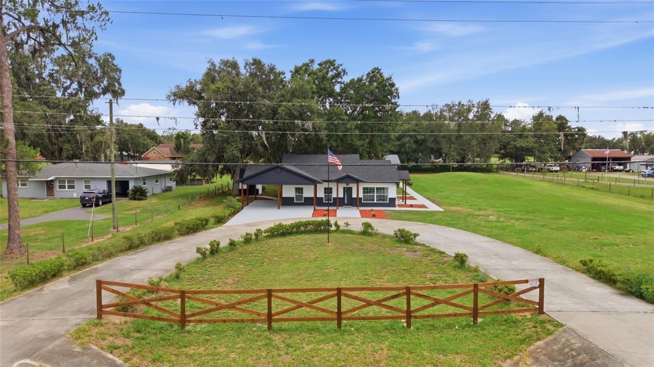 1205 E Knights Griffin Road , Plant City, FL 33565 Photo