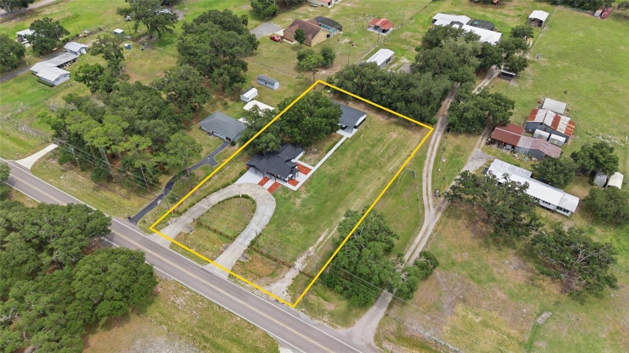 1205 E Knights Griffin Road , Plant City, FL 33565 Photo