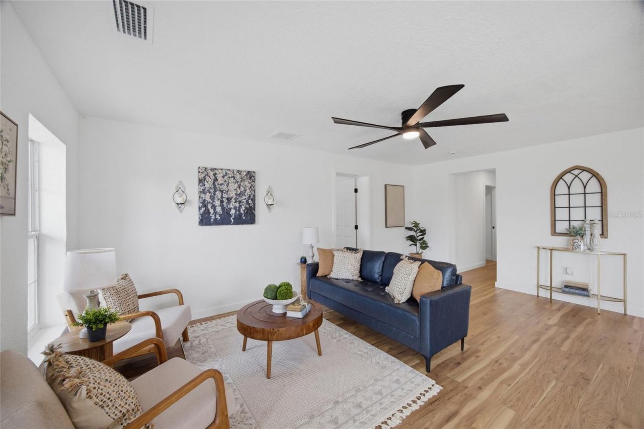 1205 E Knights Griffin Road , Plant City, FL 33565 Photo