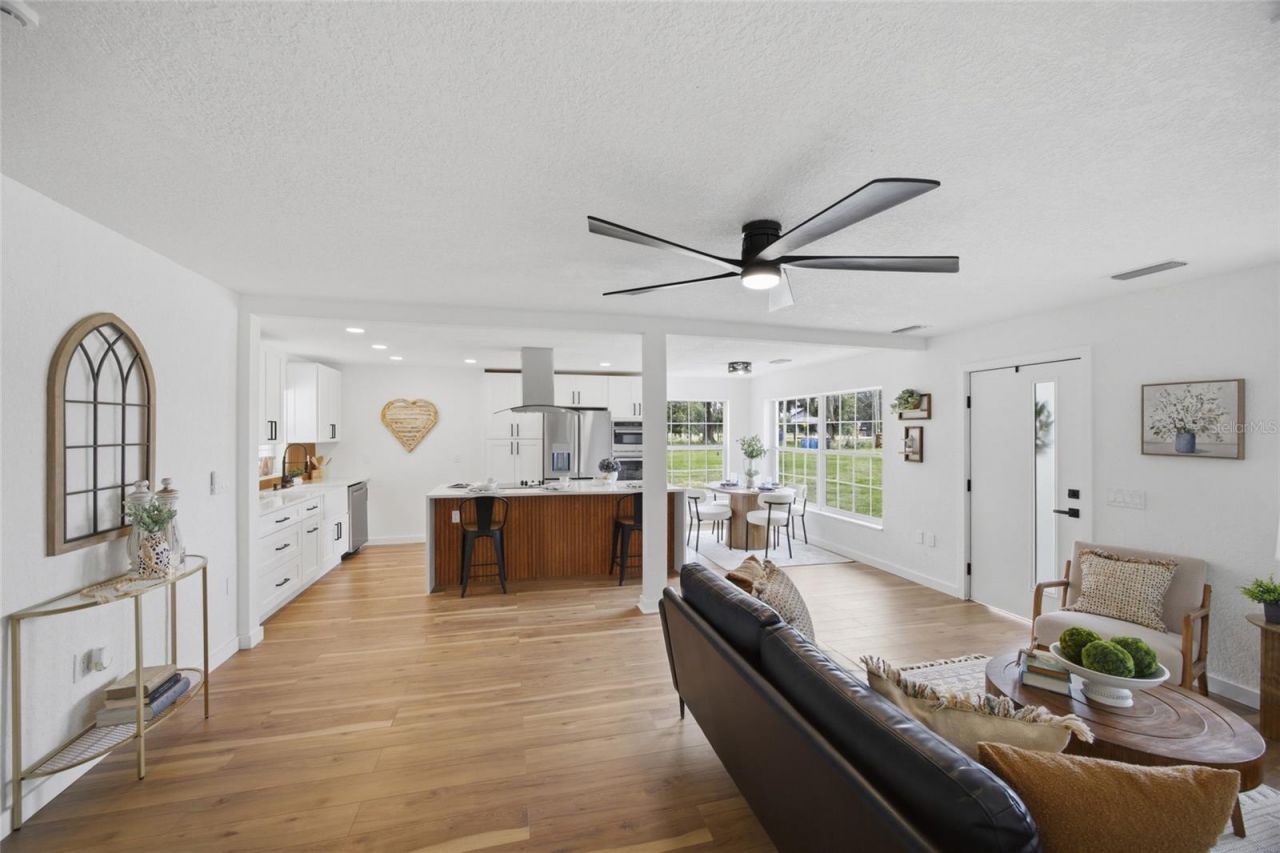 1205 E Knights Griffin Road , Plant City, FL 33565 Photo