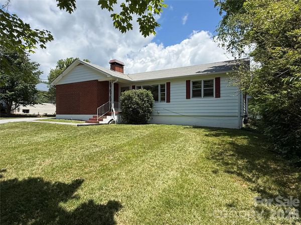 17 N Pershing Road, Asheville, NC 28805