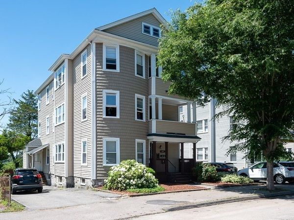 126 Sterling St, Worcester, MA 01610