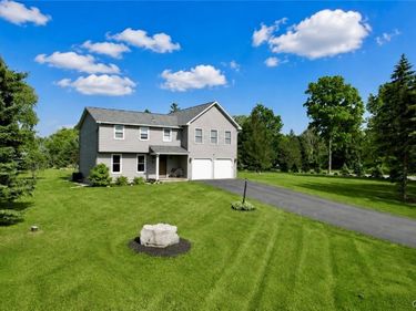 5880 Fieldstone Drive, Cazenovia, NY 13035