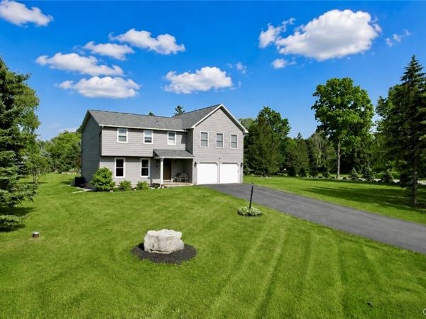 5880 Fieldstone Drive, Cazenovia, NY 13035