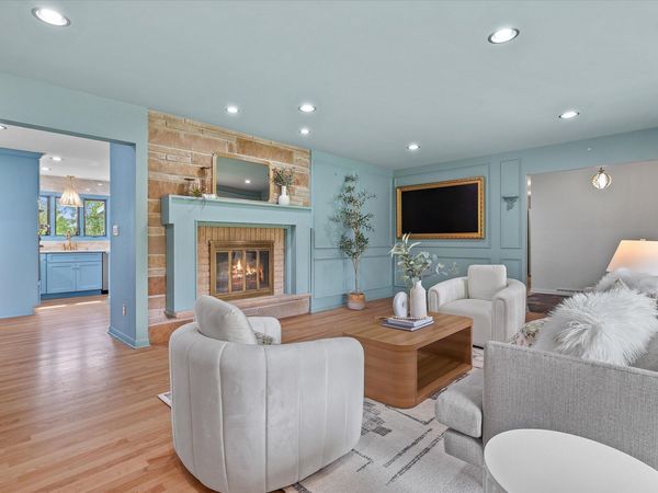 7300 S 92nd St, Franklin, WI 53132