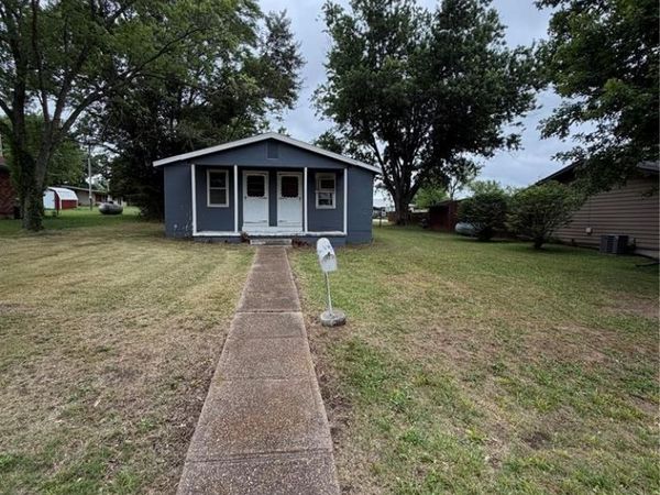 1008 E Mondy Street , Salem, MO 65560