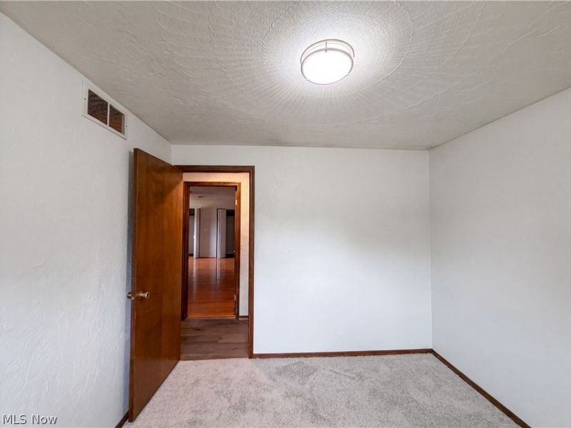 1015 Kingsway Drive , Lorain, OH 44052 Photo 15