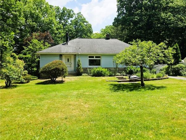 7667 S Eastland Road , Middleburg Heights, OH 44017