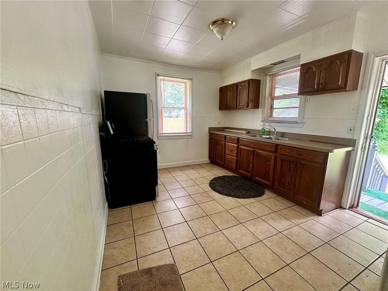511 Woodland Avenue , Elyria, OH 44035 Photo 3