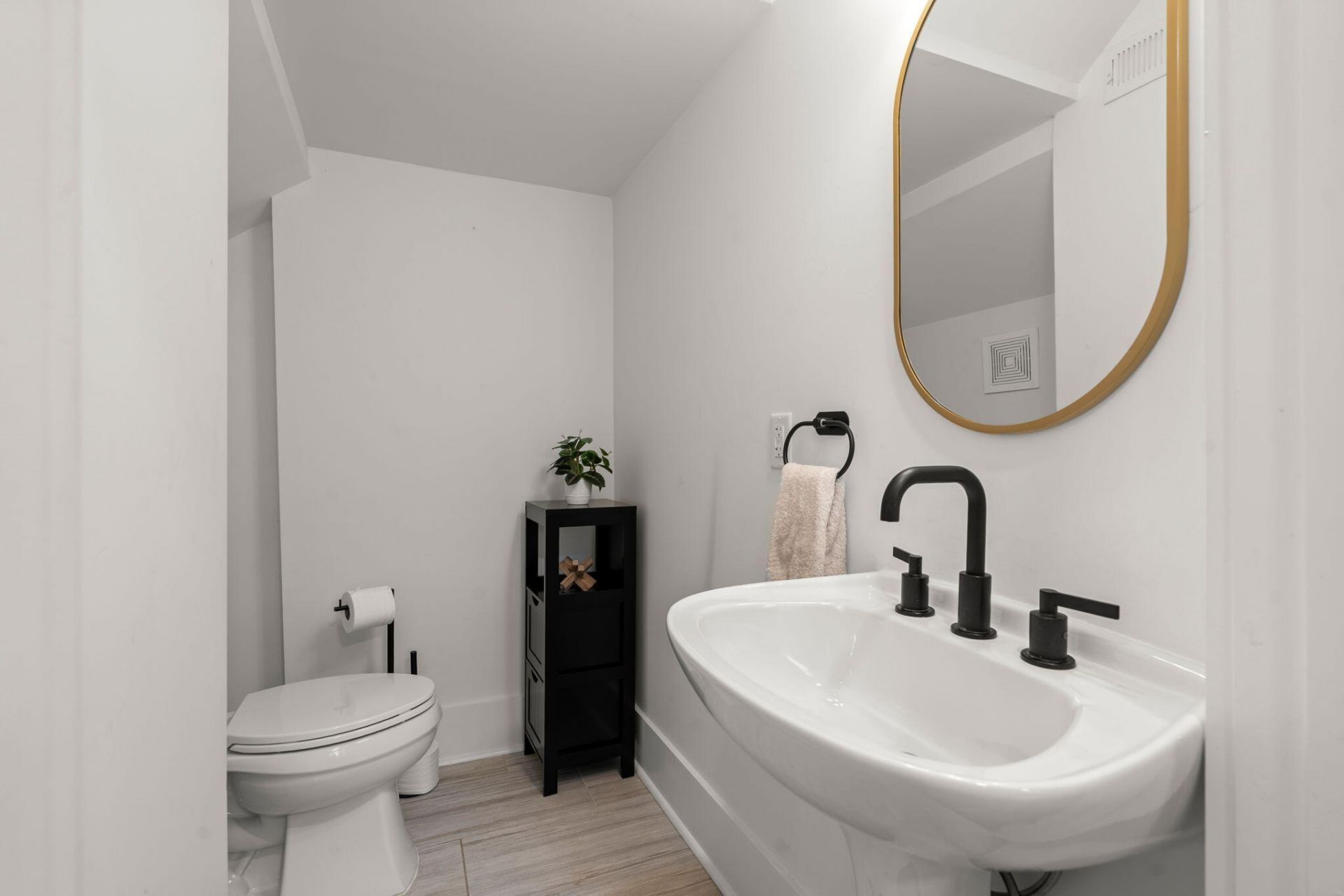 403 Sumter Street Photo 21