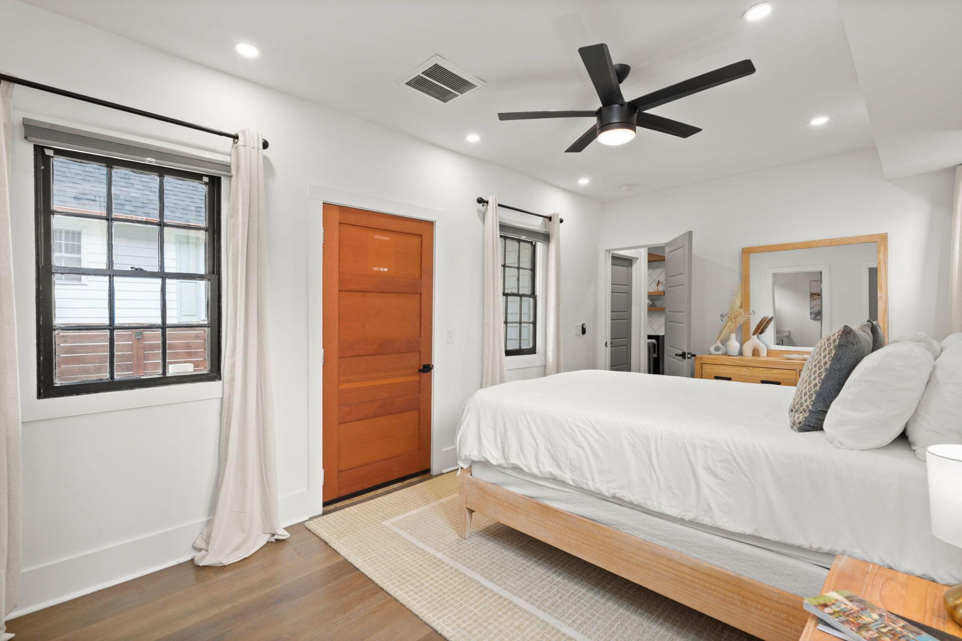 403 Sumter Street Photo 24