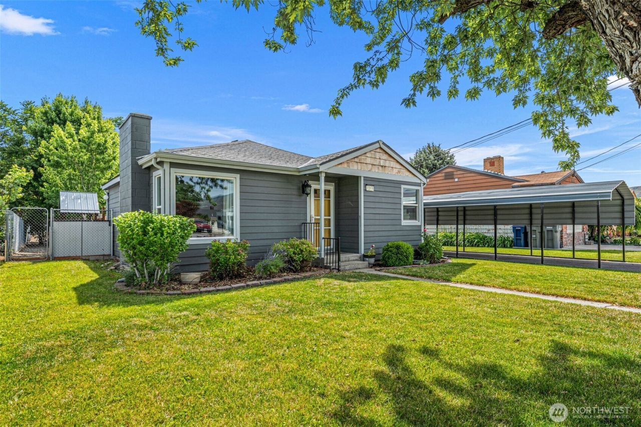 1219 N Ashland, East Wenatchee, WA 98802 Main Photo