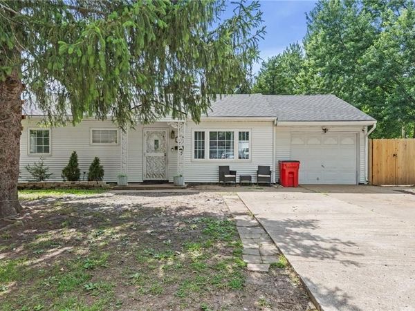 5308 N Michigan Avenue, Kansas City, MO 64118