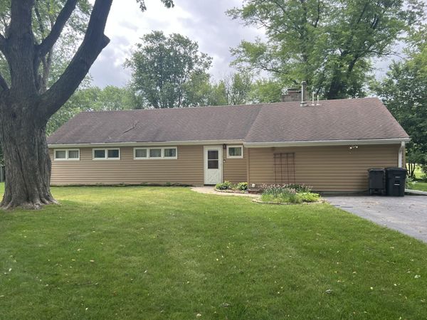 N15W27548 Pheasant Ln, Pewaukee, WI 53072