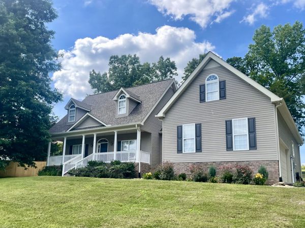545 Red Fox Dr , Burns, TN 37029