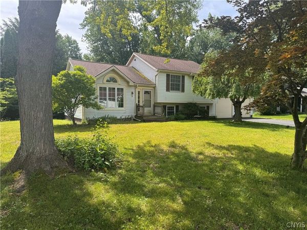 6 Fruitwood Drive, Liverpool, NY 13090