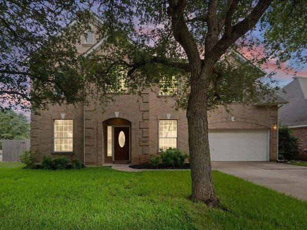 10801 Beachmont LN , Austin, TX 78739