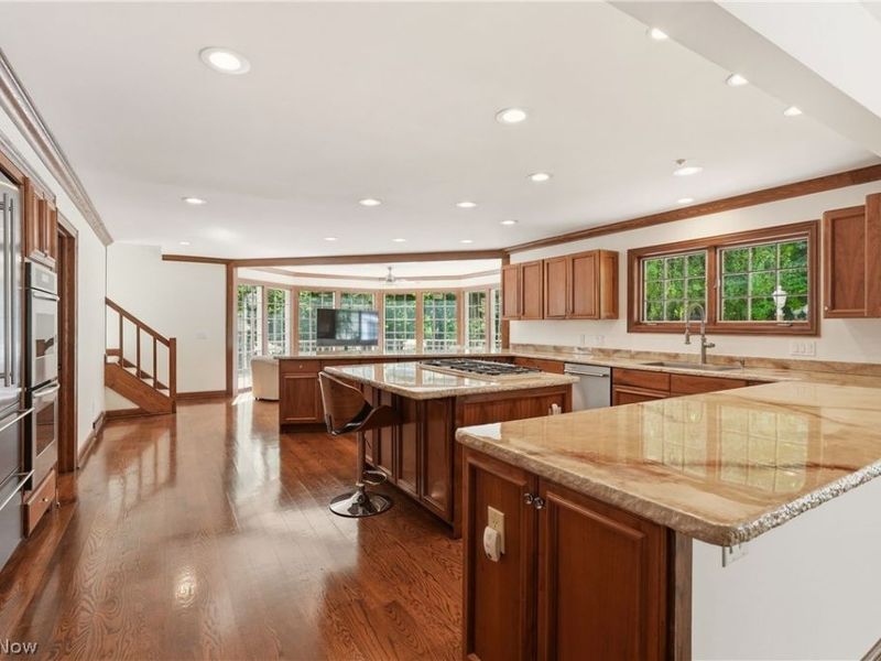 5360 Som Center Road , Solon, OH 44139 Photo 8