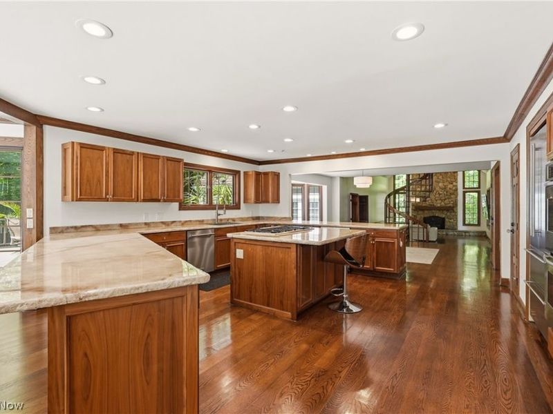 5360 Som Center Road , Solon, OH 44139 Photo 9