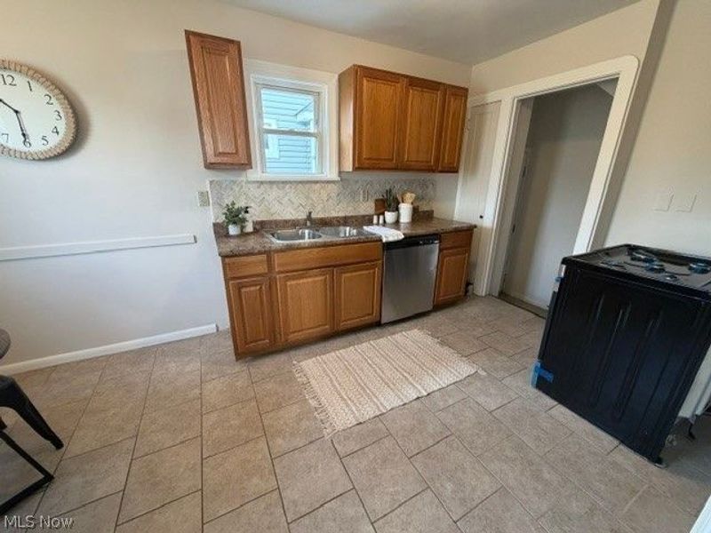 11813 Willard Avenue , Garfield Heights, OH 44125 Photo 6