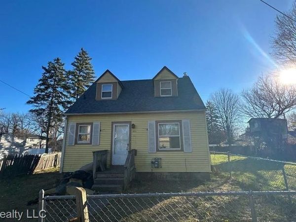 905 Pleasant Street , Saginaw, MI 48602