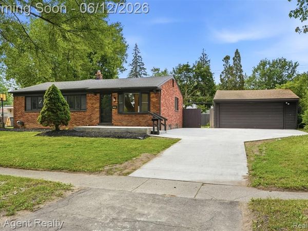 23040 Shiell Street , Clinton Twp, MI 48035