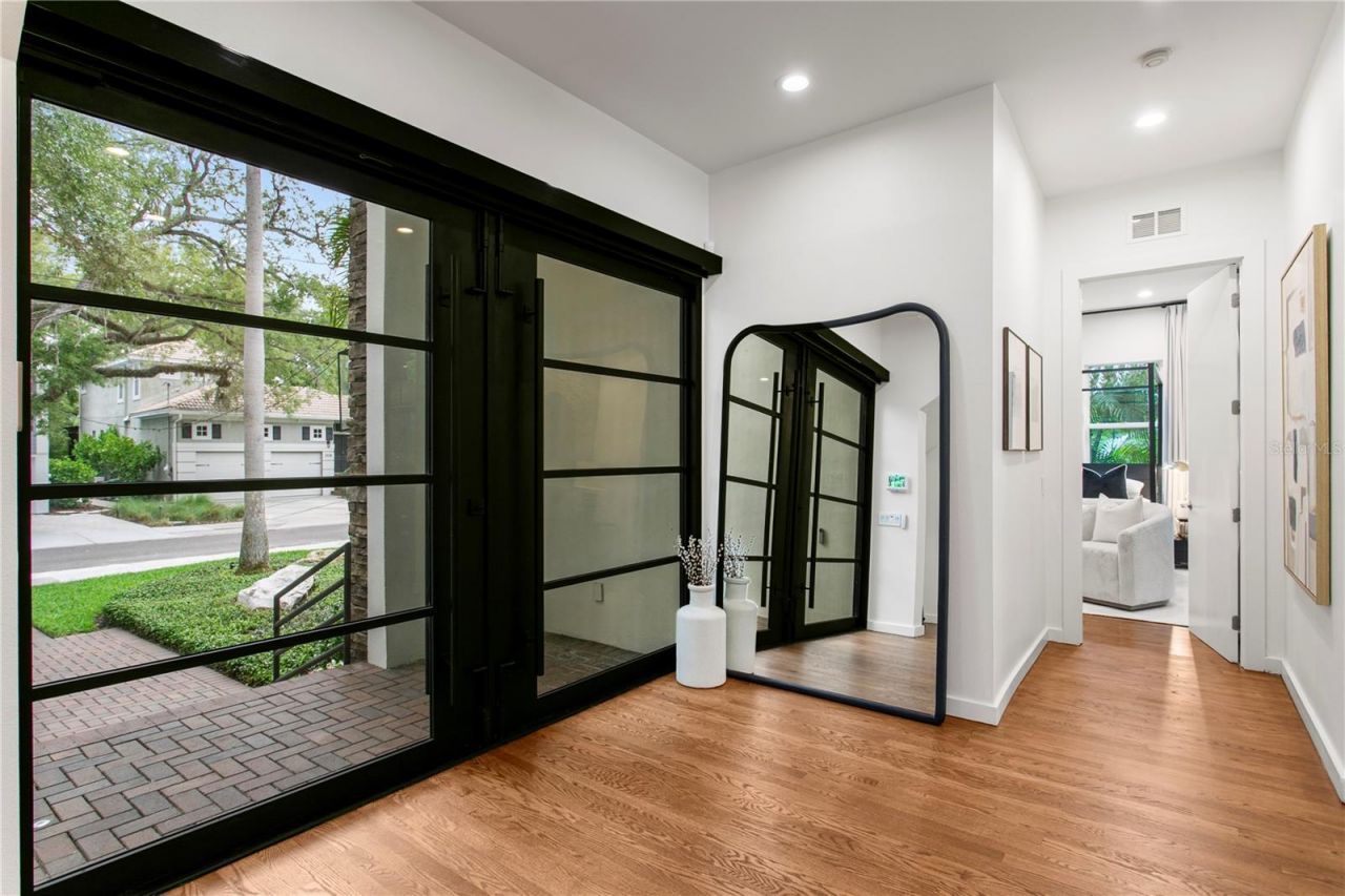2515 W Shell Point Road, Tampa, FL 33611 Photo