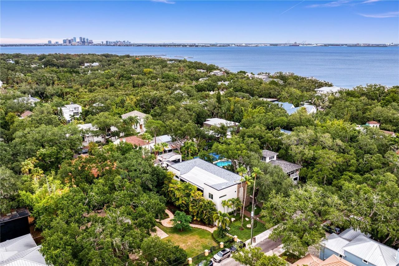 2515 W Shell Point Road, Tampa, FL 33611 Photo
