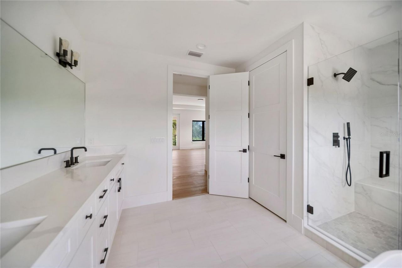 626 Buttonwood Drive, Longboat Key, FL 34228 Photo