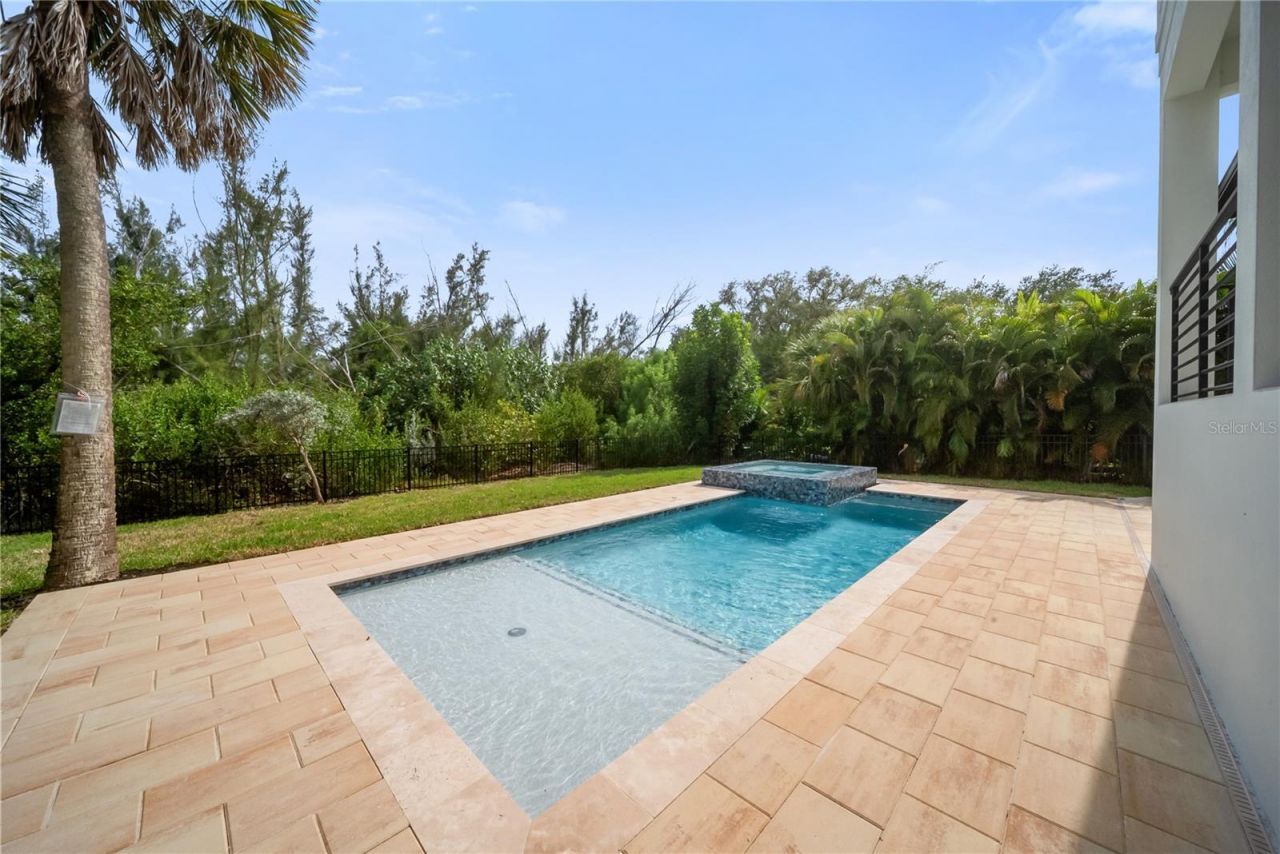 626 Buttonwood Drive, Longboat Key, FL 34228 Photo