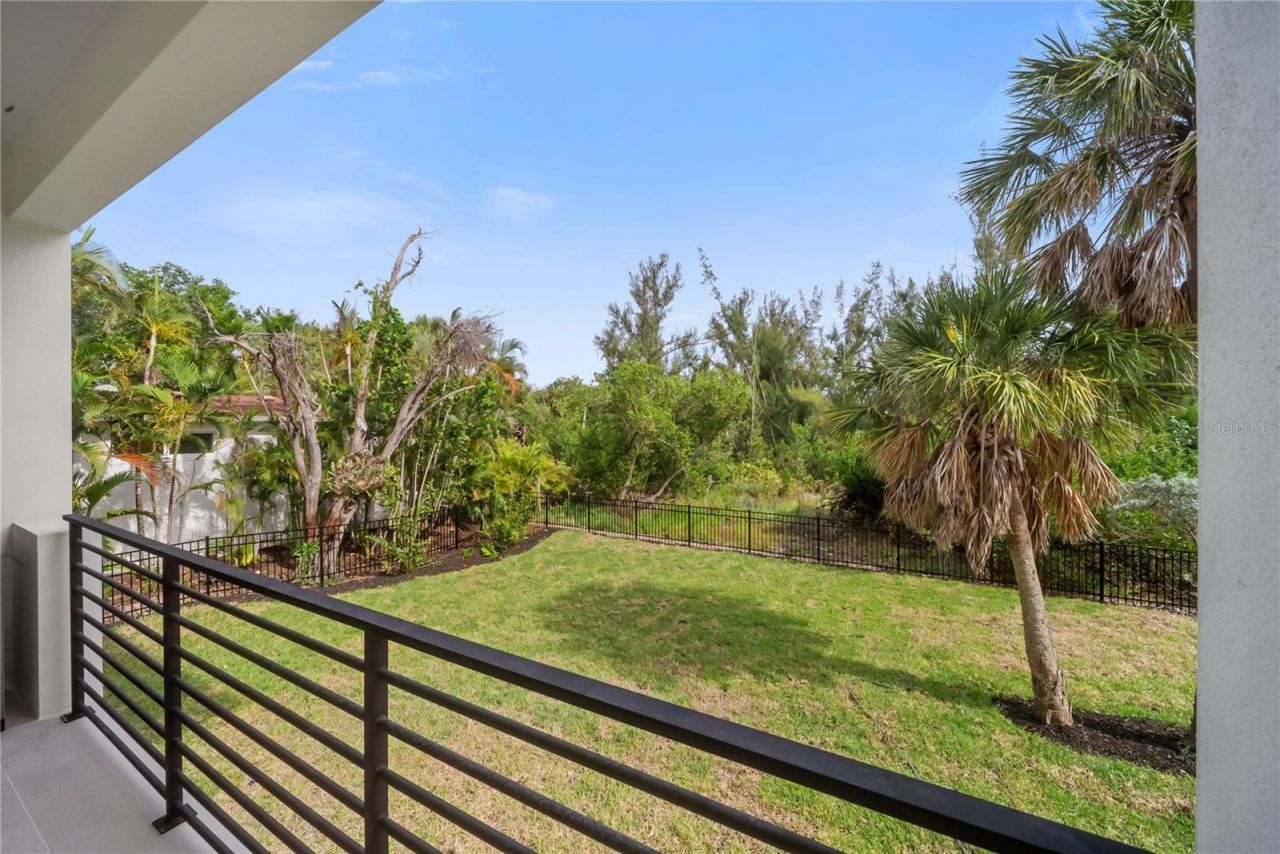 626 Buttonwood Drive, Longboat Key, FL 34228 Photo