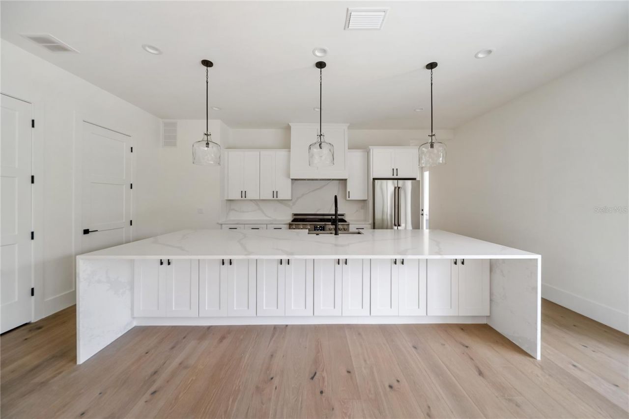 626 Buttonwood Drive, Longboat Key, FL 34228 Photo