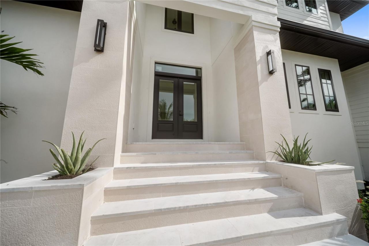 626 Buttonwood Drive, Longboat Key, FL 34228 Photo