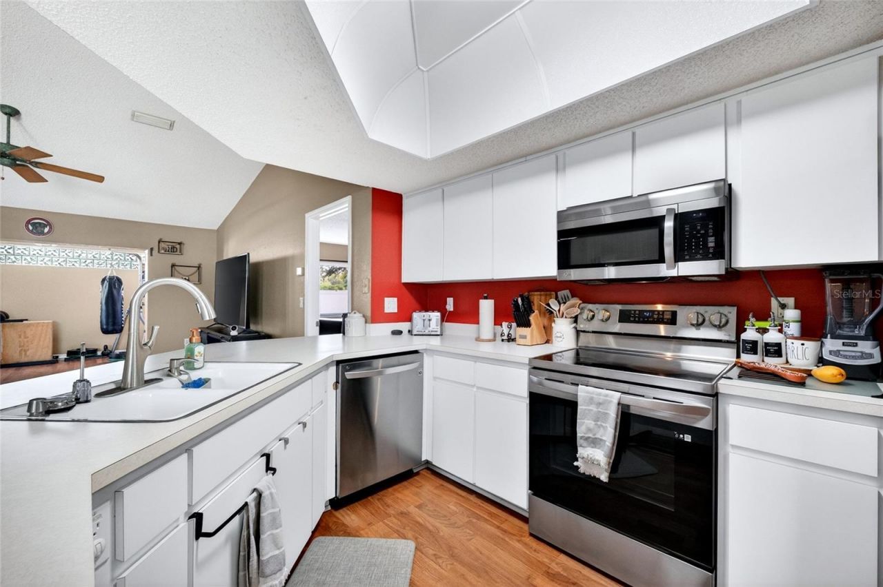 7426 Bent Oak Drive , Port Richey, FL 34668 Photo