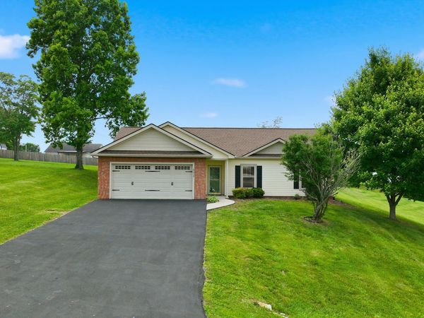 271 Cambridge Grove Way, Jonesborough, TN 37659