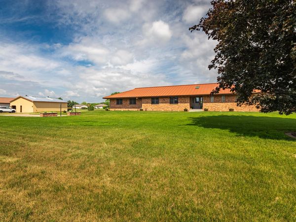 N8620 Garfield Rd, Holland, WI 54636