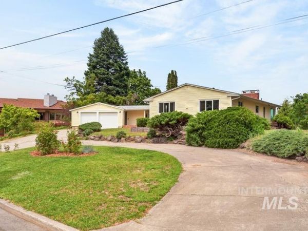 612 Ridge Rd., Moscow, ID 83843