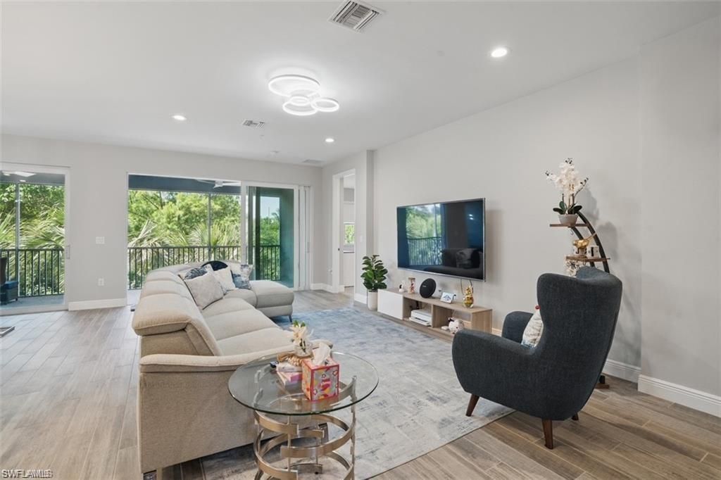 2567 Seychelles Dr, Unit 206, Naples, FL 34112 Photo