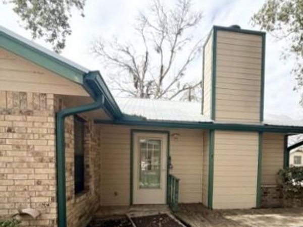 728 W San Antonio ST, Unit 108 A, Lockhart, TX 78644
