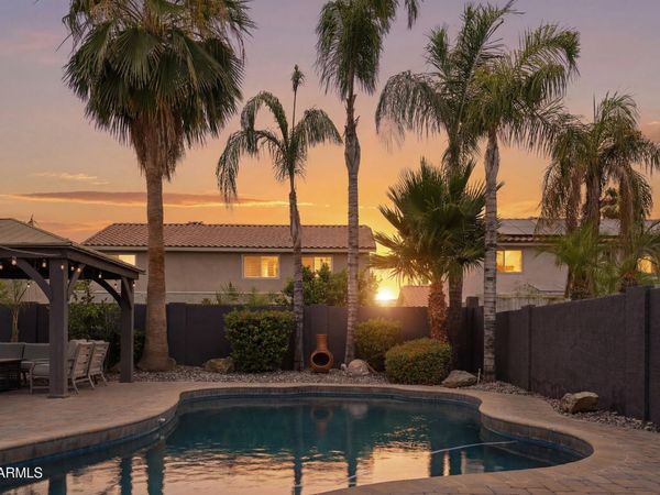 4554 E MICHELLE Drive, Phoenix, AZ 85032