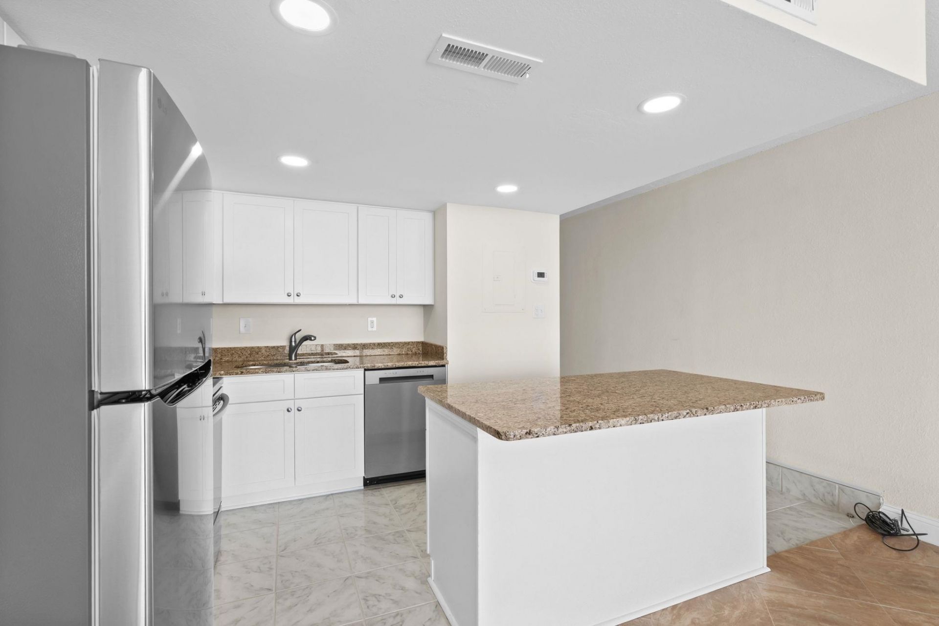 1012 N Waccamaw Dr.  Photo 11